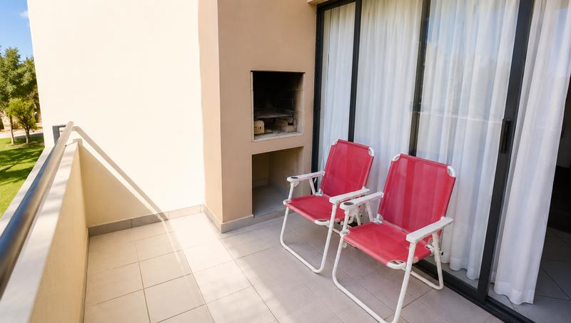 To Let 2 Bedroom Property for Rent in Somerset West Western Cape
